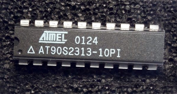 Atmel_AT90S2313-10PI Chip